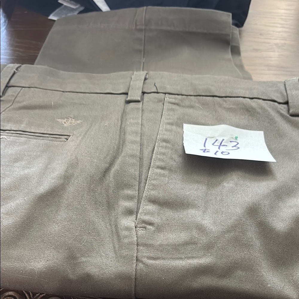 Dockers Men's Khaki Chinos
